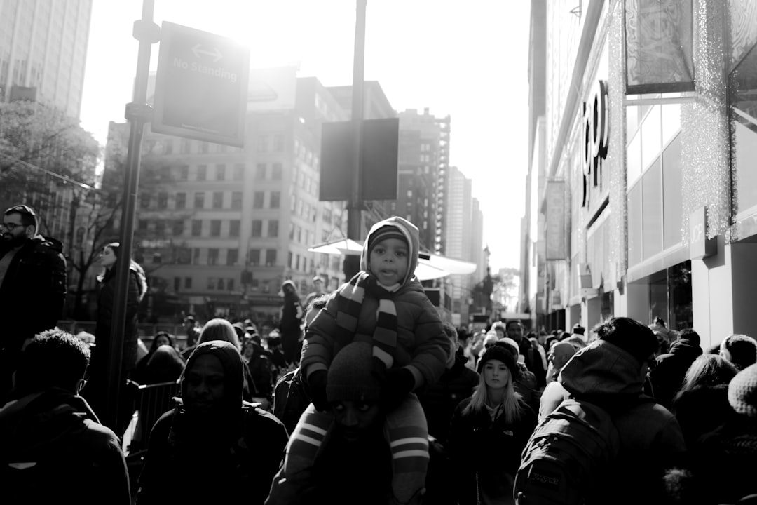image-13 Photo Feeding the crowd